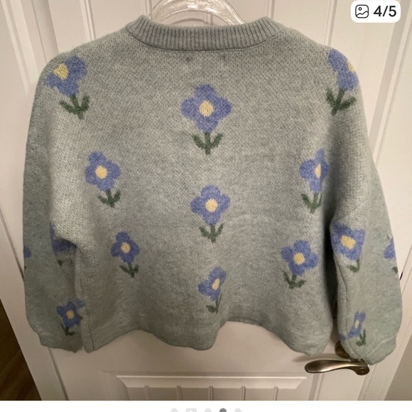 In bloom sweater cardigan!!! Super sweet! New! S - Picture 3 of 4